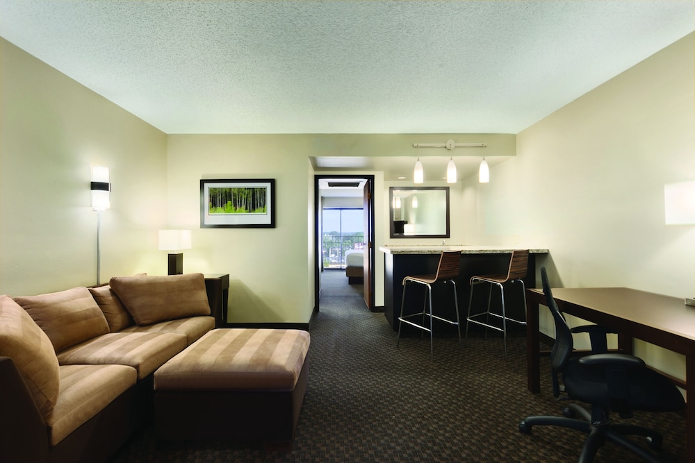 HYATT REGENCY GREEN BAY 30/59