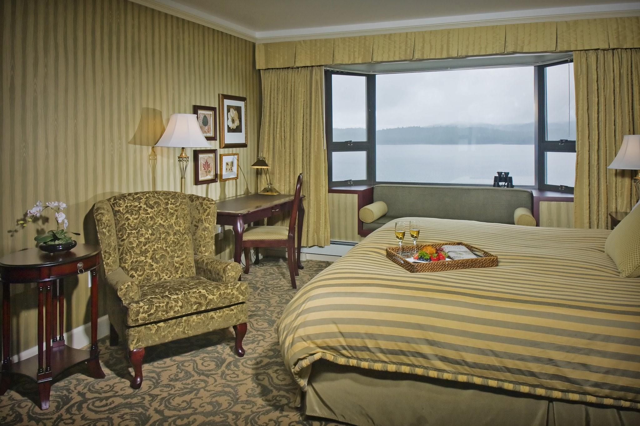 Crest Hotel 12/25