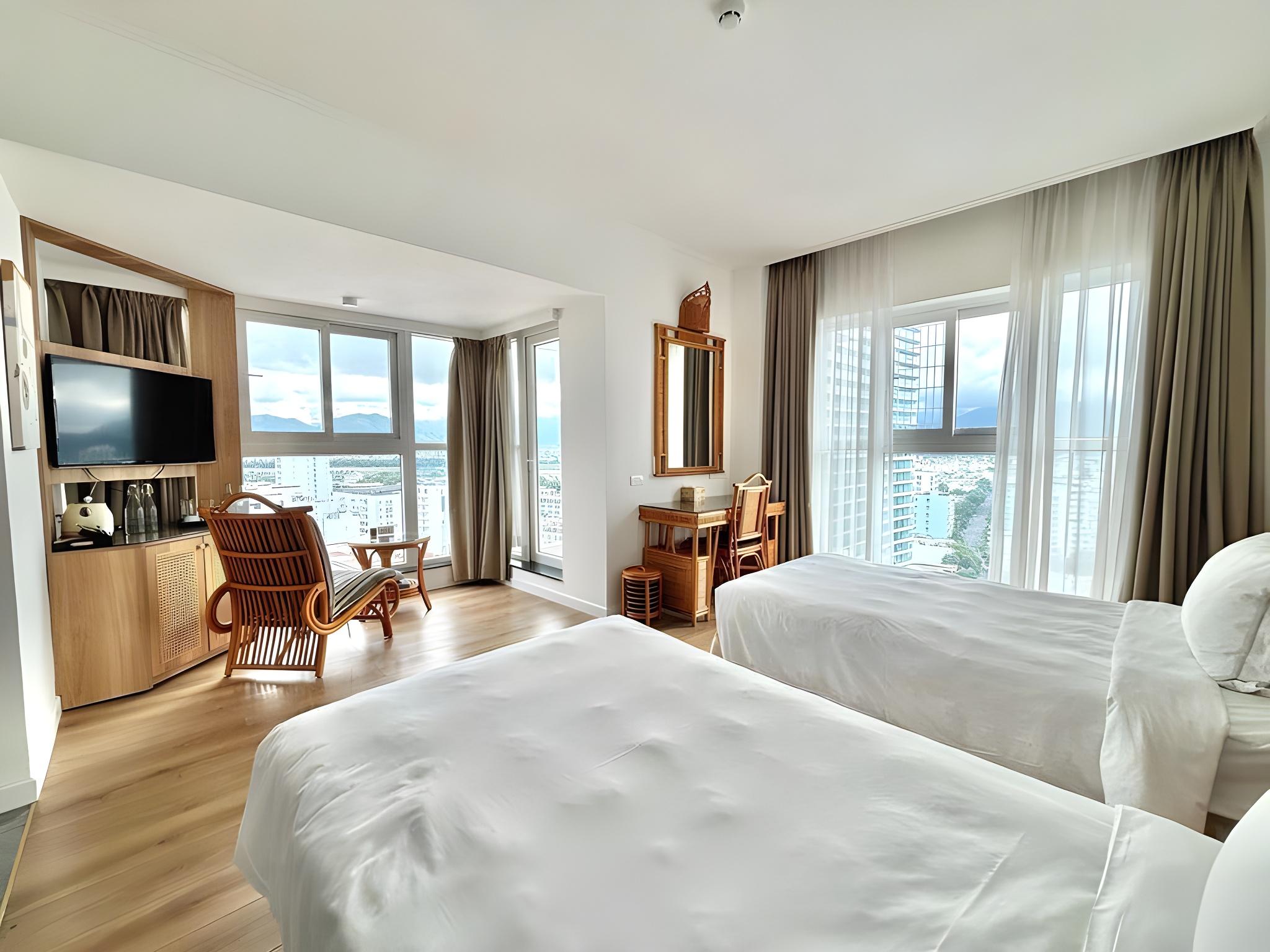 Sunset, 2 Double Beds, Mountain View