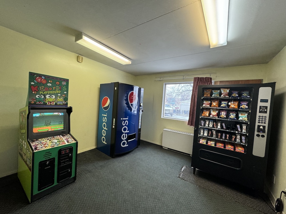 Travelodge by Wyndham Winnipeg Airport 32/37
