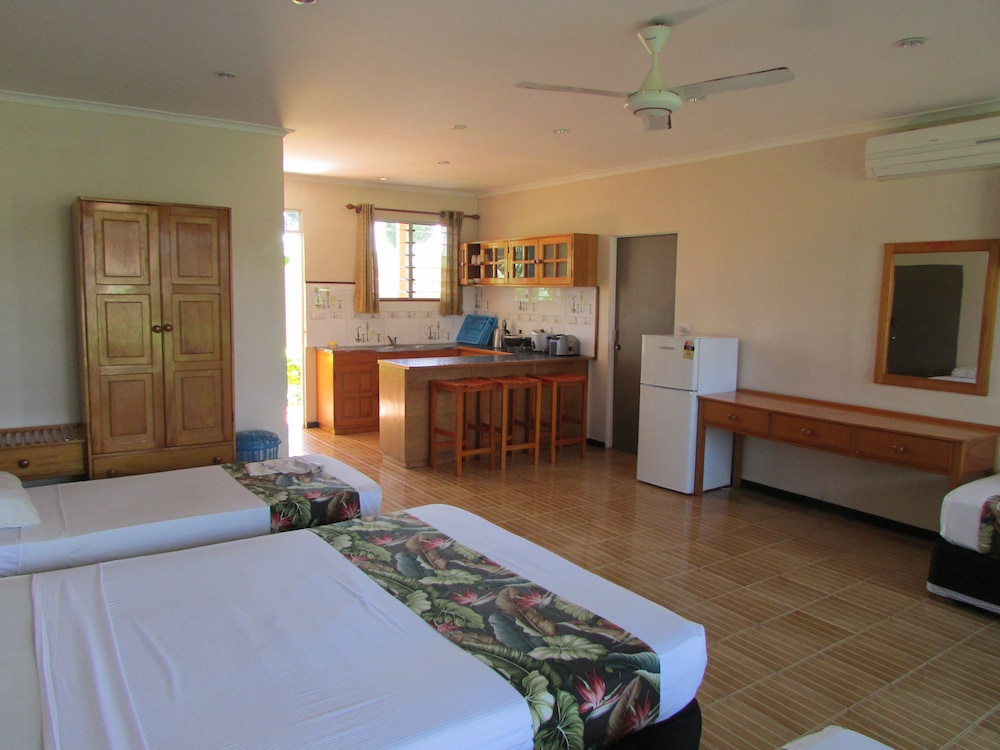 Wailoaloa Beach Resort Fiji 25/76