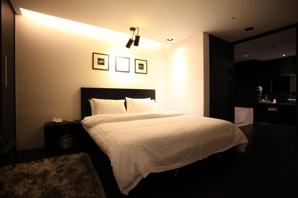 R.Lee Suite Hotel Ganseok 14/31