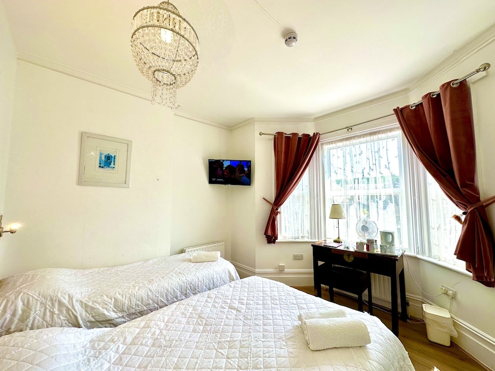 Anand Lodge 16/50