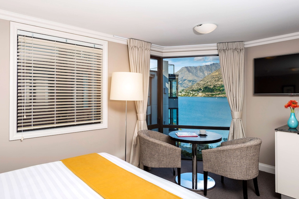 Avani Queenstown Hotel 44/56