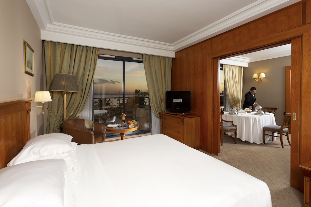 PRESTIGE, SUITE