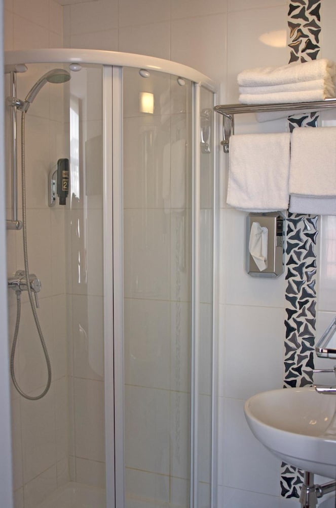 Hotel Allure 48/49