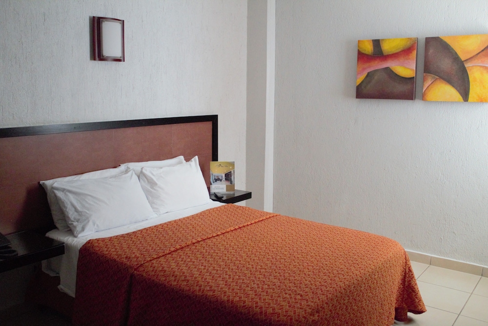 RS Suites Hotel 13/47