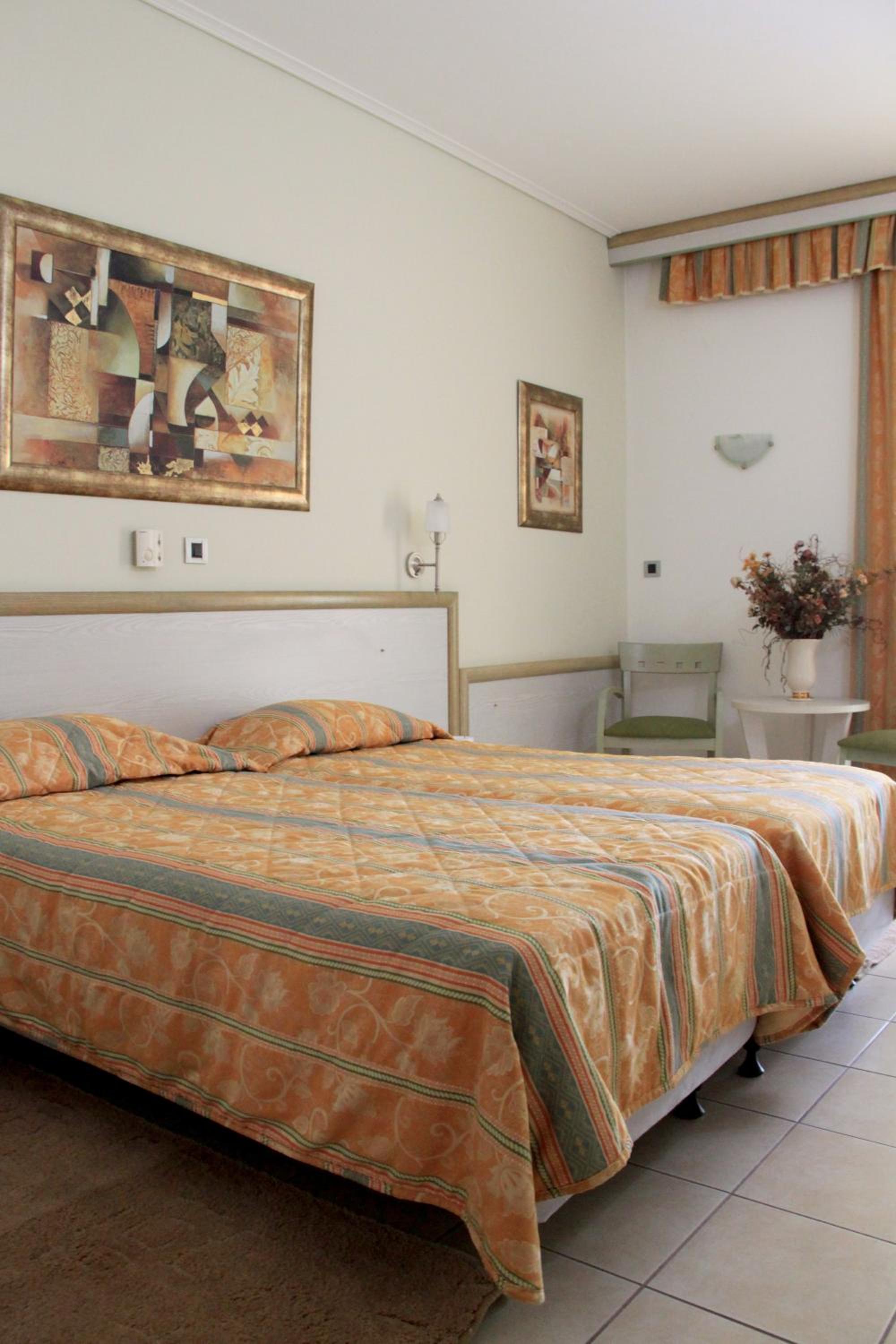 Superior, Twin Beds