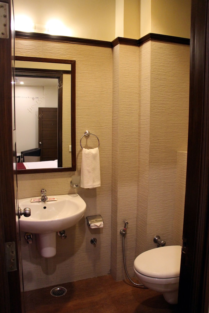 Hotel Dasaprakash 36/38