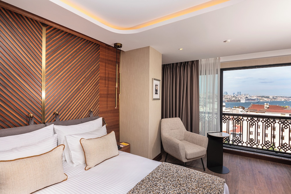 EXECUTIVE, TWIN BEDS