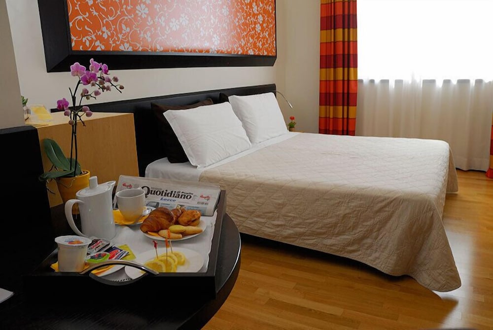 Sanlu Hotel 11/53