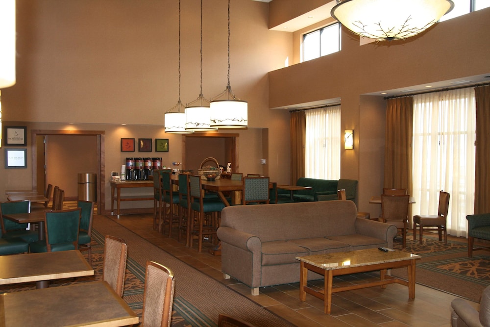 Hampton Inn & Suites Riverton 46/73