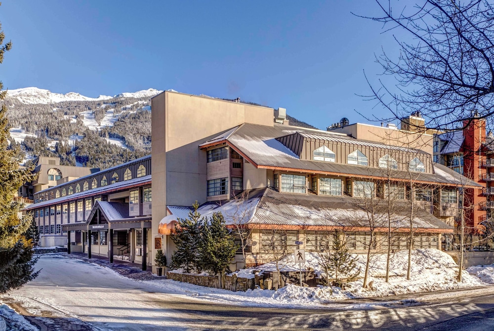 Listel Whistler Hotel 4/62
