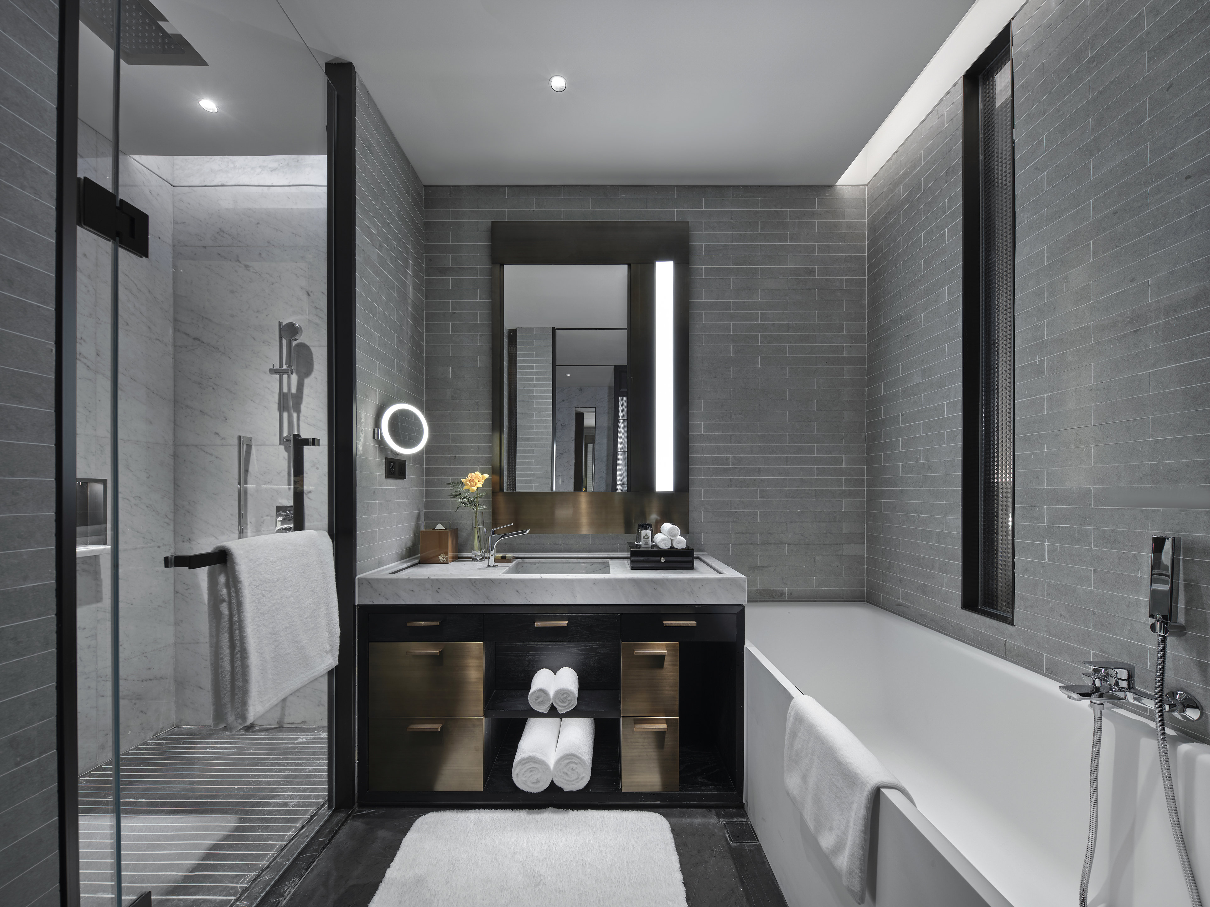 Intercontinental Dongguan 74/76