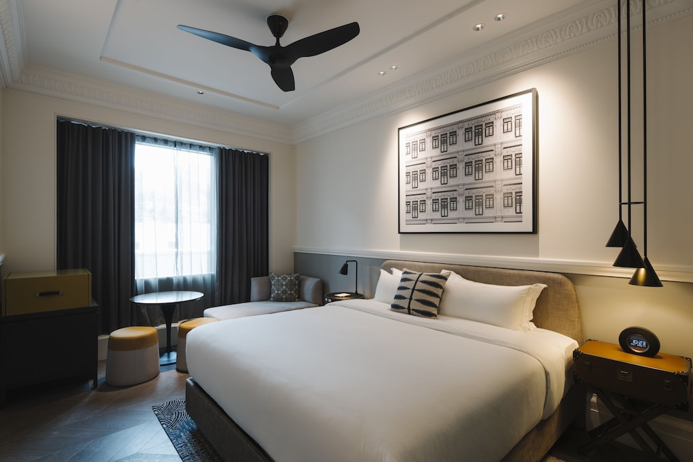 FAMILY SUITE, KING BED, BUNK BED