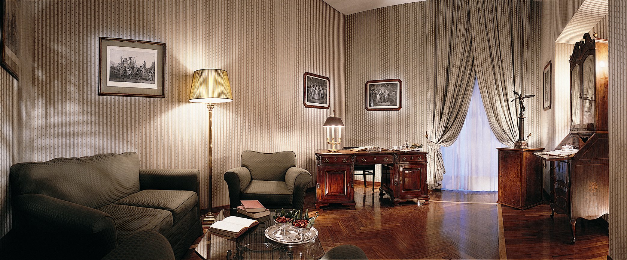 Grand Hotel Vesuvio Naples 25/50