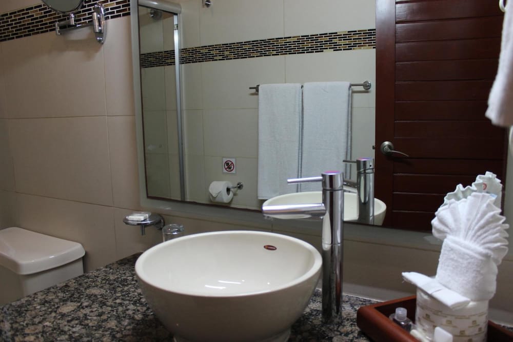 Grand City Hotel 45/49