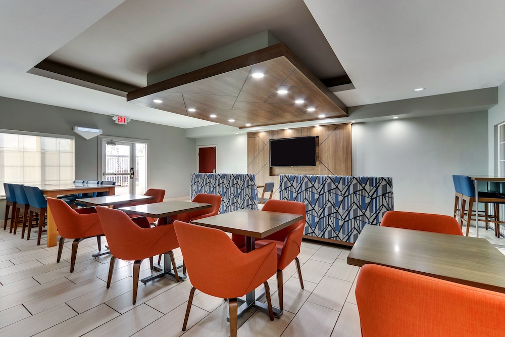 Holiday Inn Express Suites Ardmore An Ihg Hotel 48/55