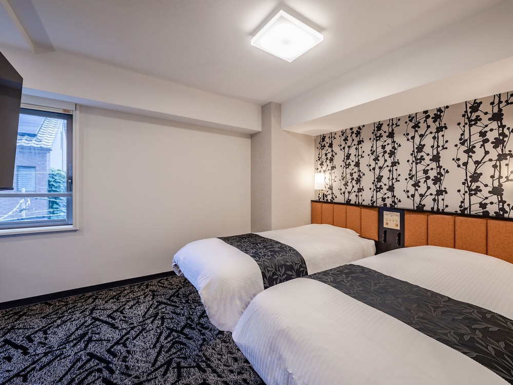 ROOM, TWIN BEDS
