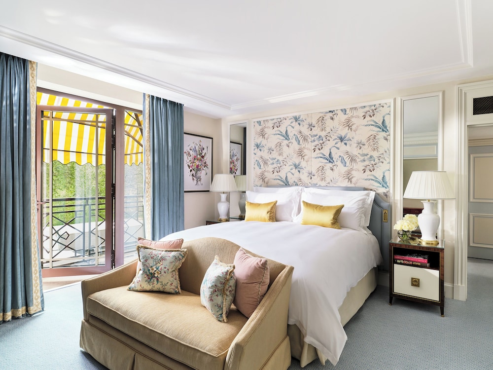 The Dorchester Hotel 16/48