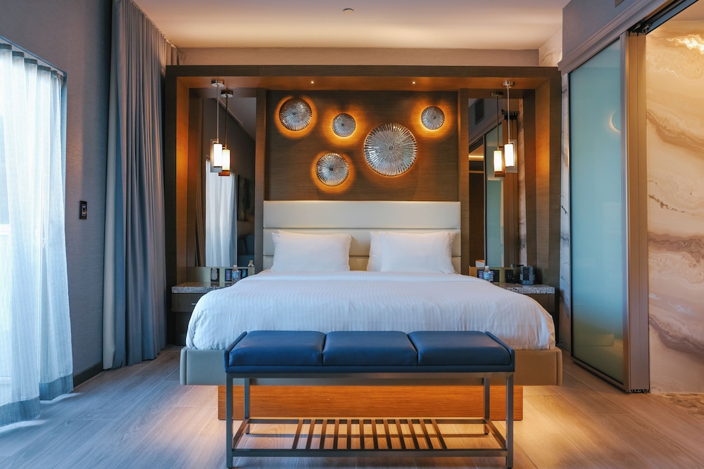 Shade Hotel Manhattan Beach 12/50