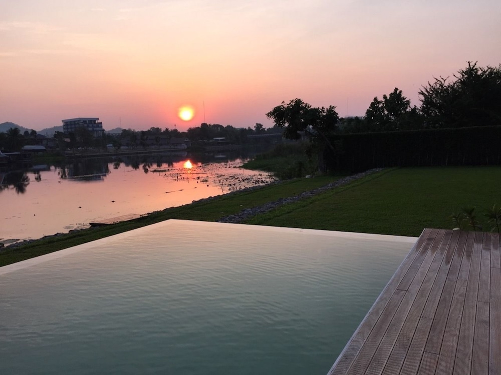 The Glory River Kwai Hotel 43/50