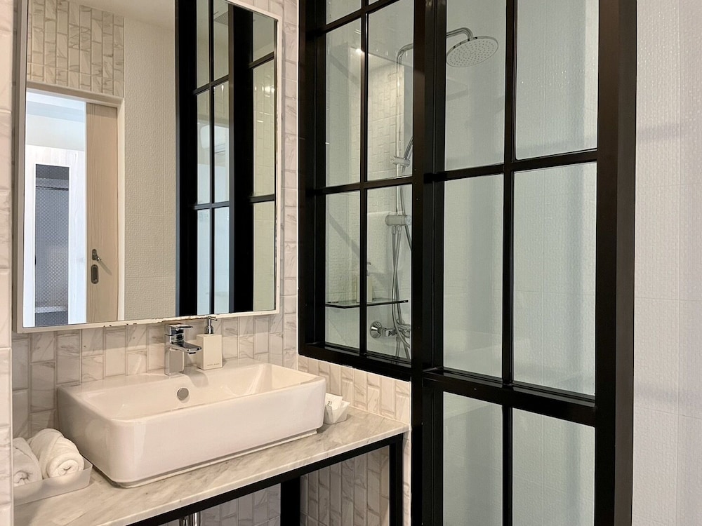 T-REX BURIRAM BOUTIQUE HOTEL 33/37