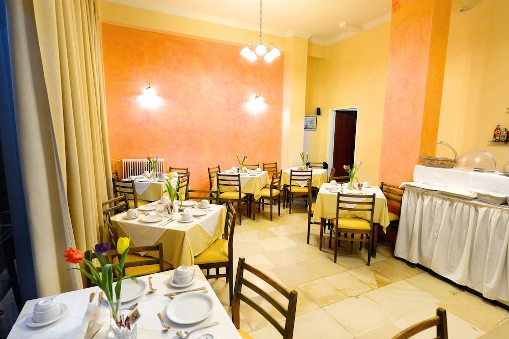 Dalia Hotel 34/49