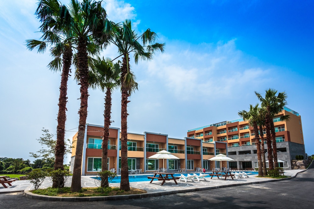 Suandsu Hotel 65/71