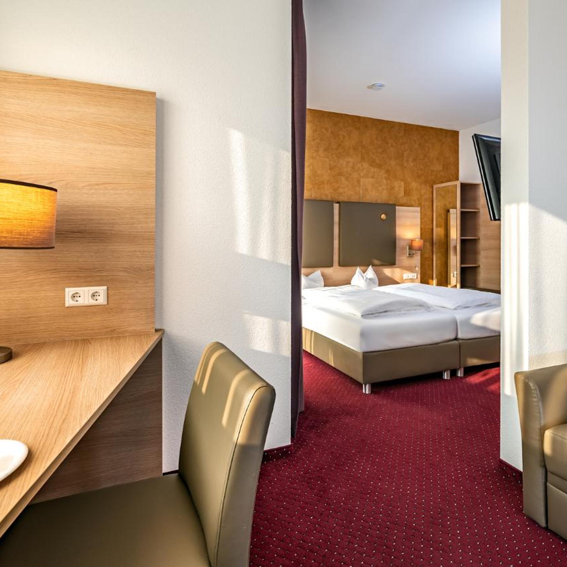 Hotel am Stadtrand 15/39