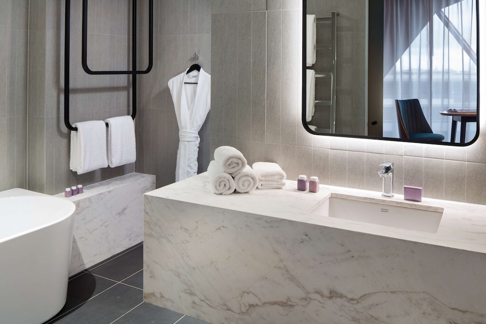 West Hotel Sydney Curio Collection By Hilton 28/80
