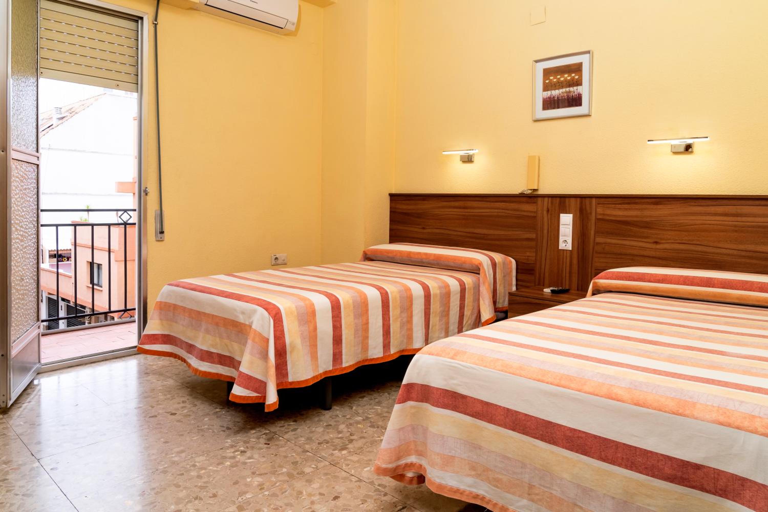 Room, Twin Beds