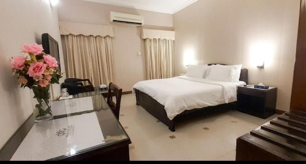 The Mark Suites and Banquet Halls 22/45