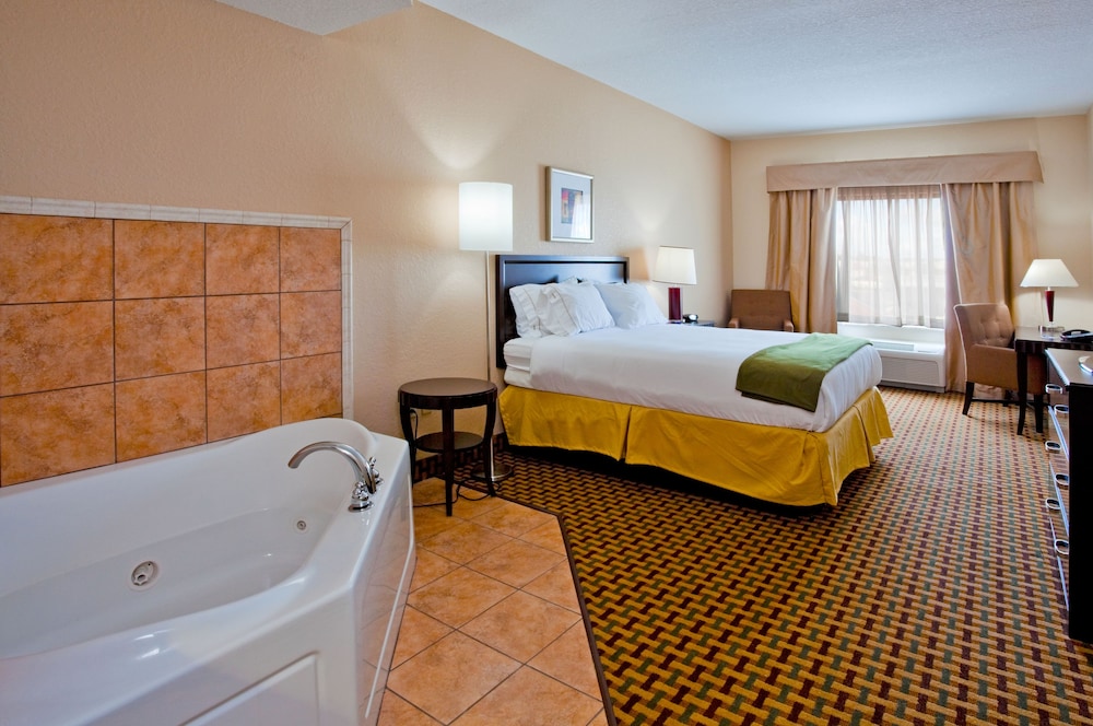 Holiday Inn Express Orlando Ocoee East 16/50