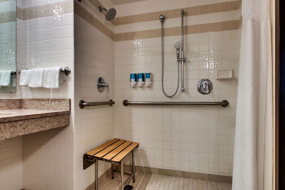 Drury Inn and Suites Bowling Green KY 49/50