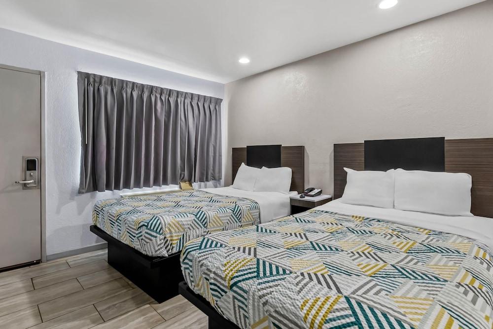 2 Full Beds - Non-smoking