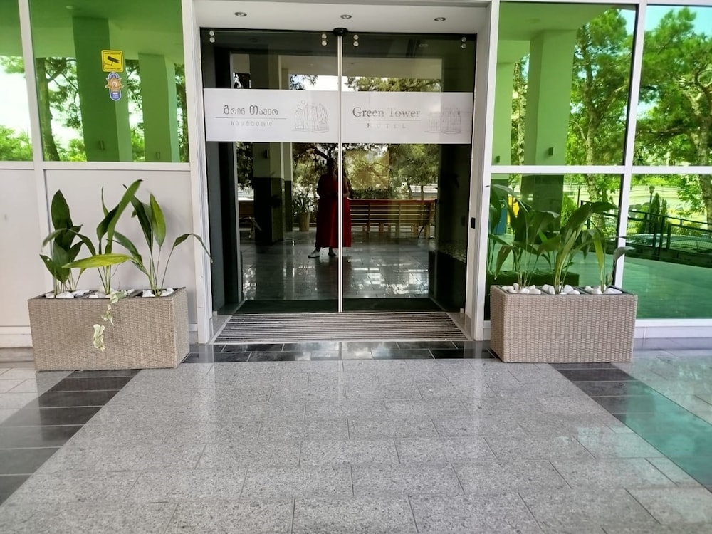Green Tower Hotel 7/50