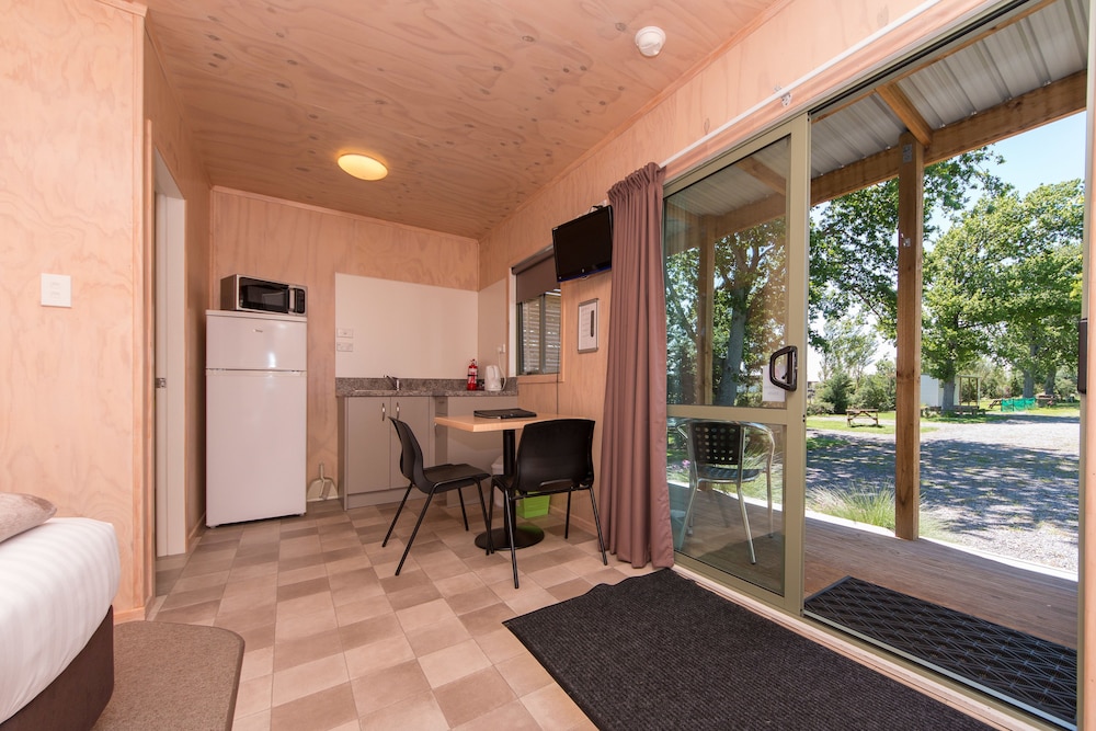 Martinborough Top 10 Holiday Park 18/35