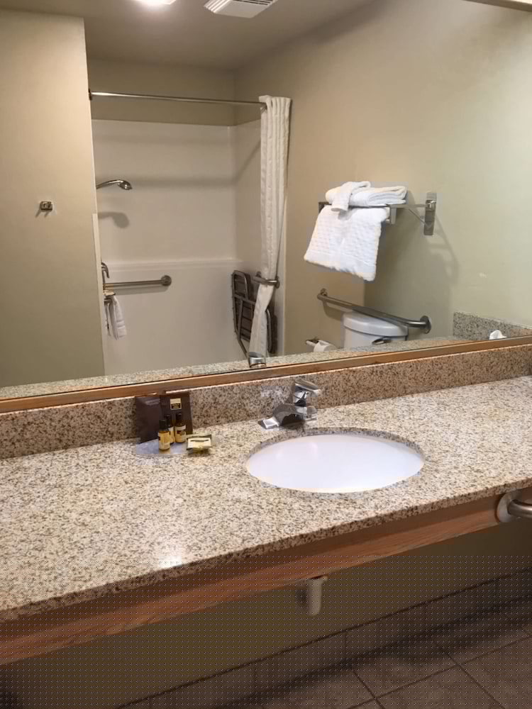 Best Western Plus Caldwell Inn & Suites 41/46