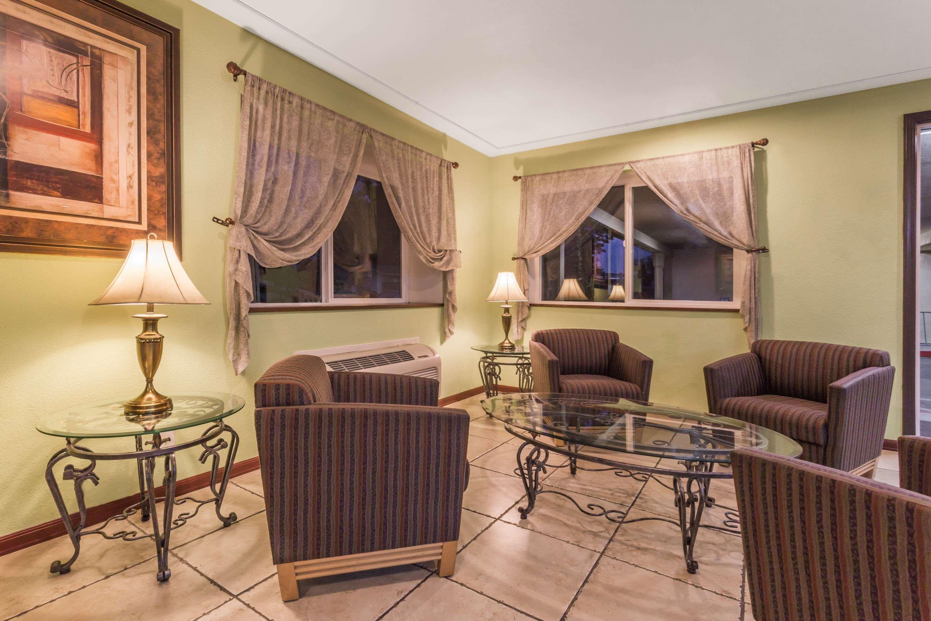 Super 8 By Wyndham Sacramento North 9/15