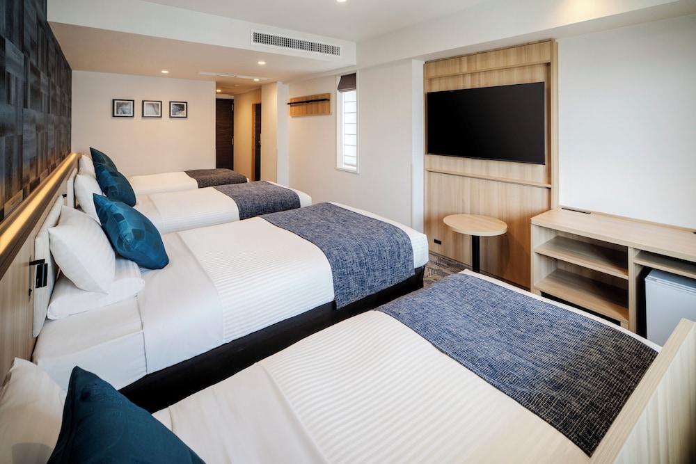 Renovated, Standard, Quadruple, Twin Beds, 2 Sofa