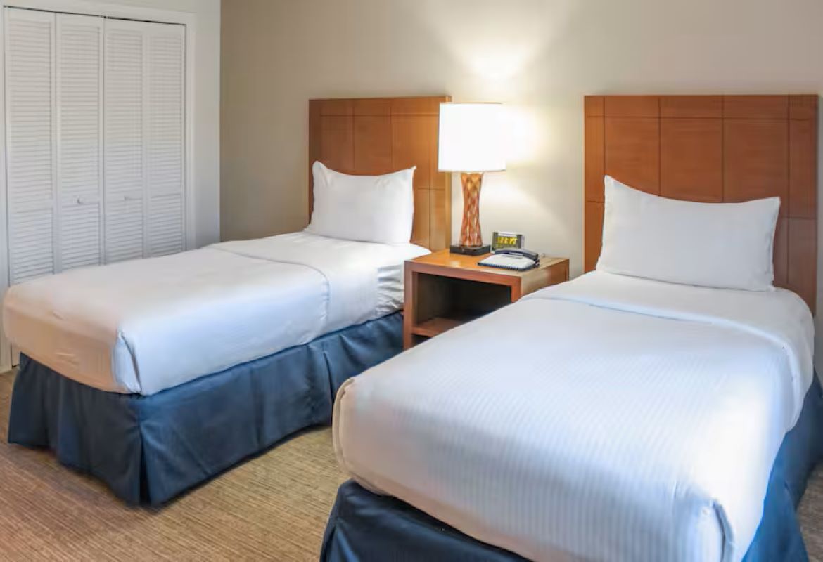 2 BEDROOMS, SUITE, KING BED