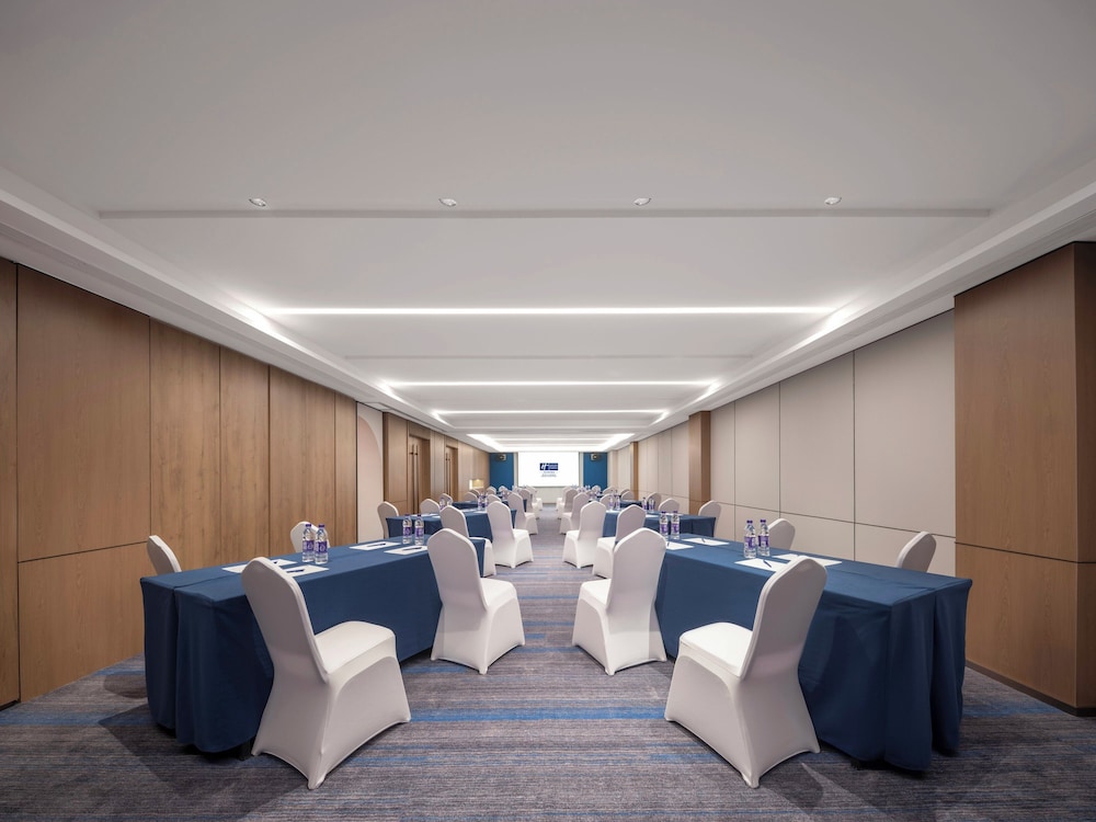 Holiday Inn Express Qingdao Downtown by IHG، تشينغداو 43/50