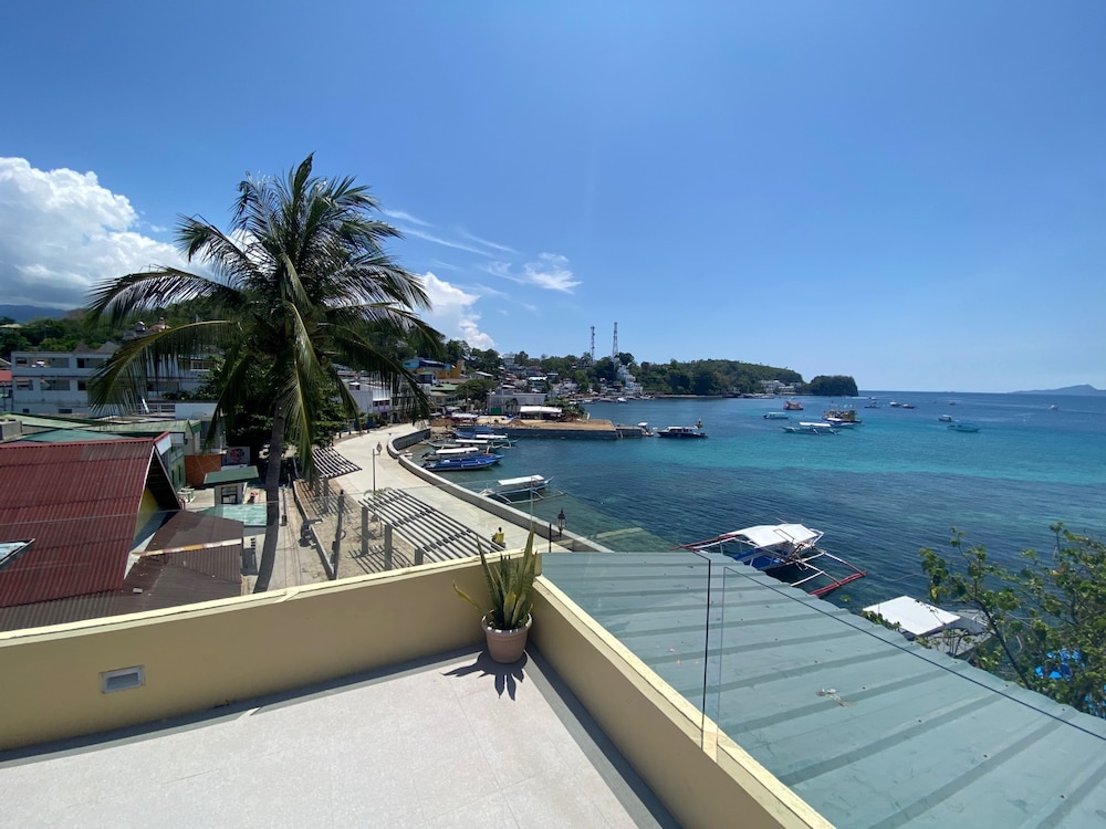 Papa Fred S Beach Resort 42/70