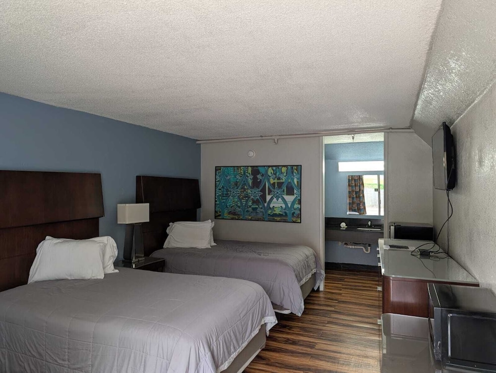 Hotel Cartersville, GA 18/50
