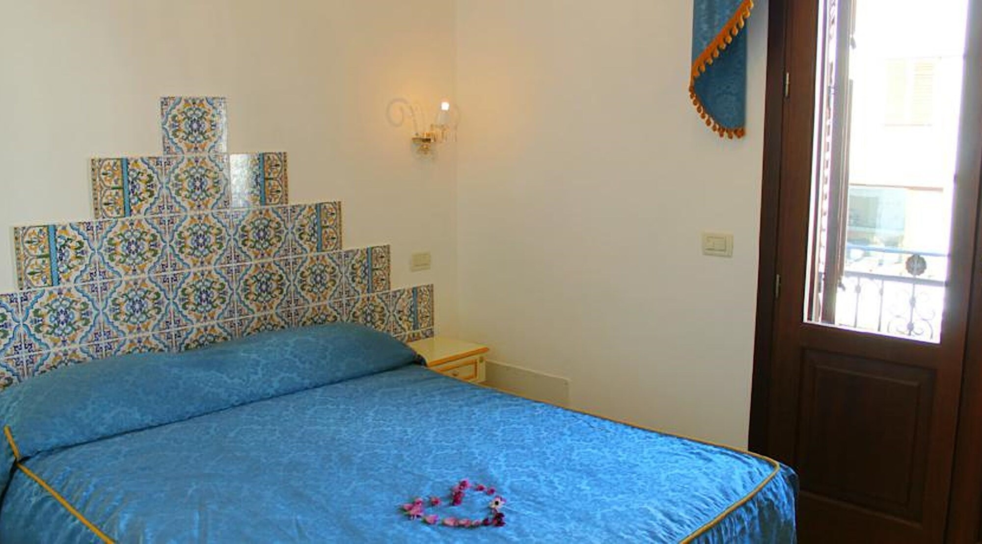 ROOM, DOUBLE BED, BALCONY