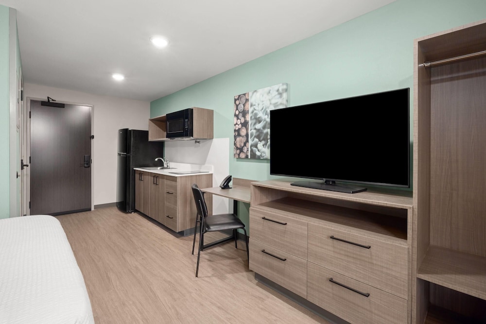 ECHO Suites Extended Stay by Wyndham Johnson City Medical CR 57/69