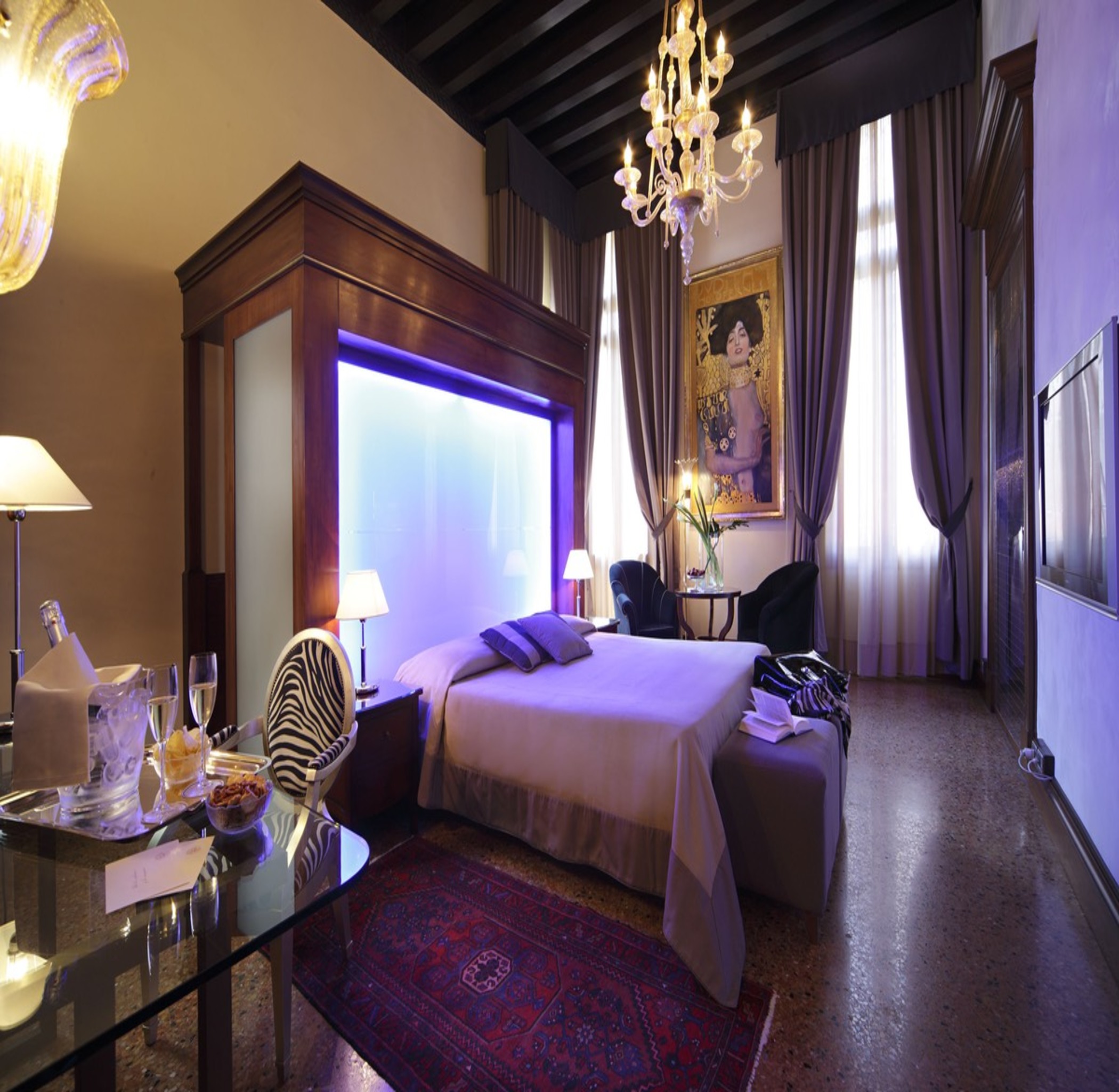 Romantic, Suite, King Bed, Canal View, Sauna