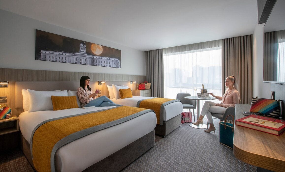 DELUXE, 1 DOUBLE AND 1 SINGLE BED