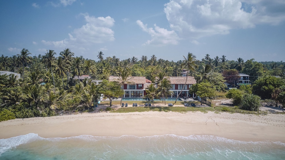 Ubuntu Beach Villas by Reveal 45/50